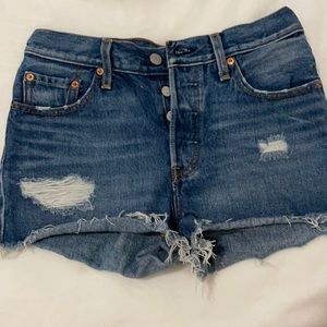 Levi Jean short shorts! Good condition!